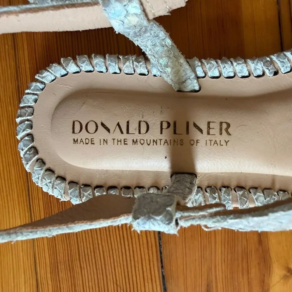 Donald Pliner NWOB Emilia Snake Print Strappy Sandals in Sky Size 8